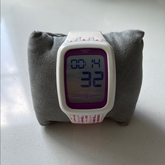 Swatch Smartwatch Sports Digital Display - Picture 3 of 7